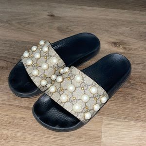 GUCCI Slides